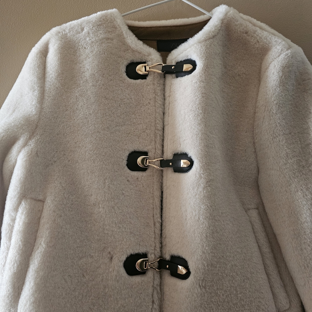 NWT Zara Faux Fur Jacket With Fireman Clasp - Ecru, XS
